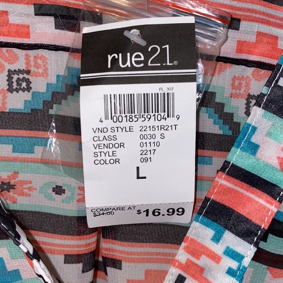 Aztec Print Blouse - Picture 4 of 5